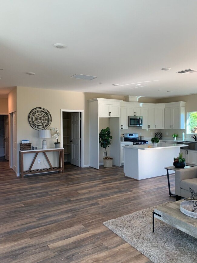 Photo - Paradise Home for rent, Newer construction...