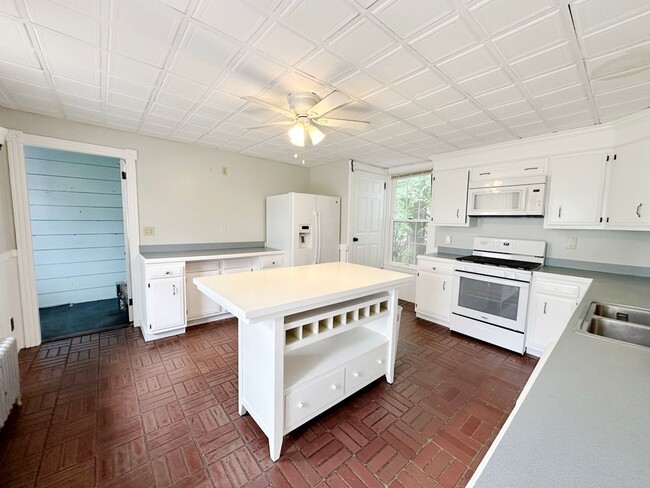 Photo - Beautiful 3 BR 1.5 BA Leominster SFH