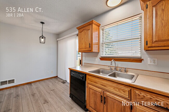 Photo - 535 Allen Ct