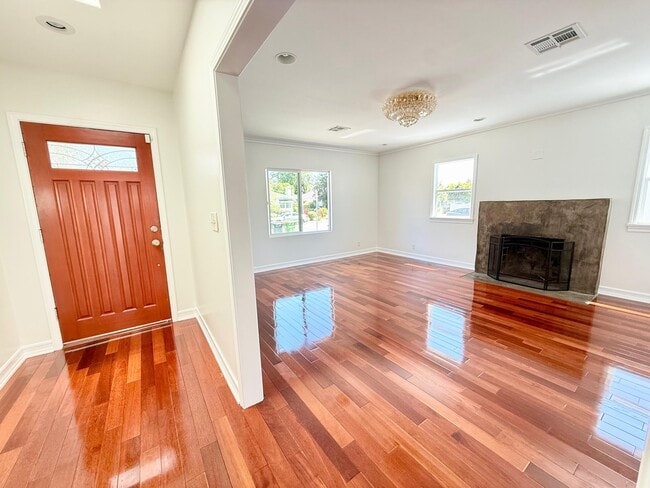 Photo - 5639 Natick Ave