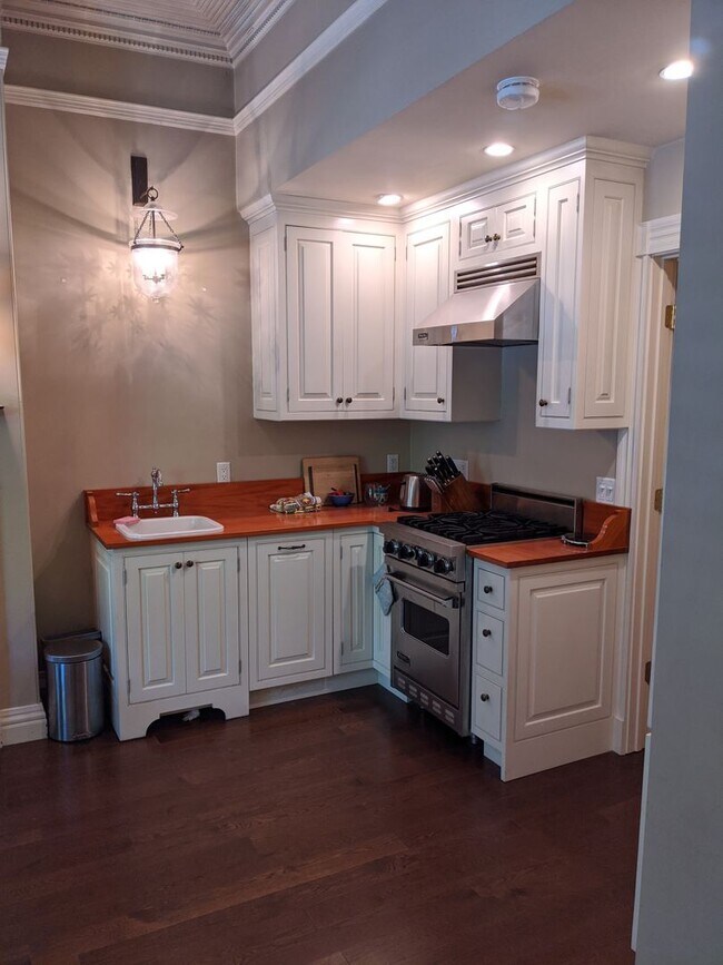 Photo - Back Bay FURNISHED 1 bedroom