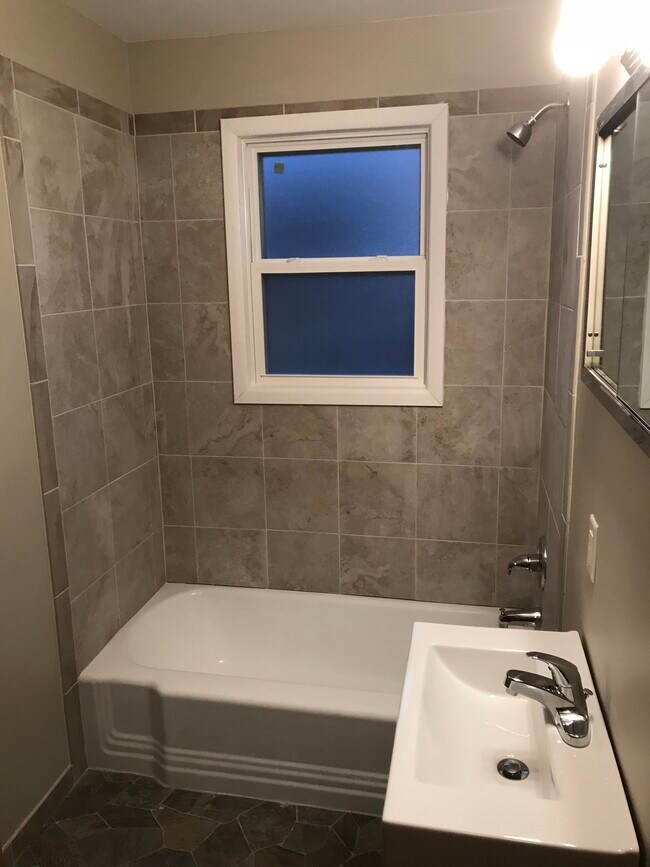 Photo - 611 N Kentucky Ave