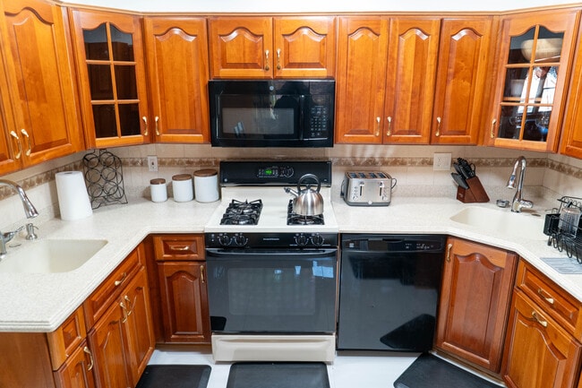 Photo - 1042 E 93rd St Unit 1042 2nd Fl