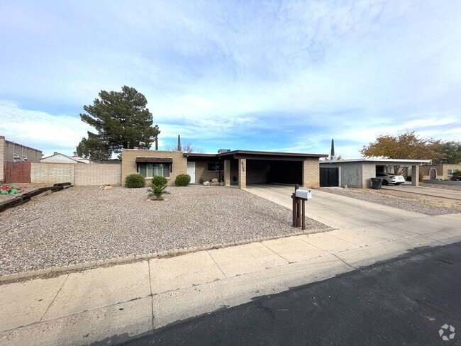 Building Photo - 4705 Pso Del Rico Rental