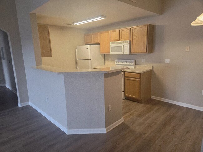 Kitchen - 7440 S Blackhawk St Unit 11306