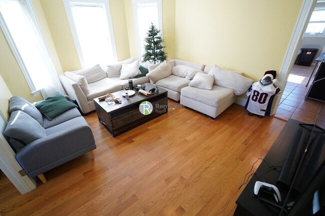 Photo - 52 Pearson Rd Unit 2