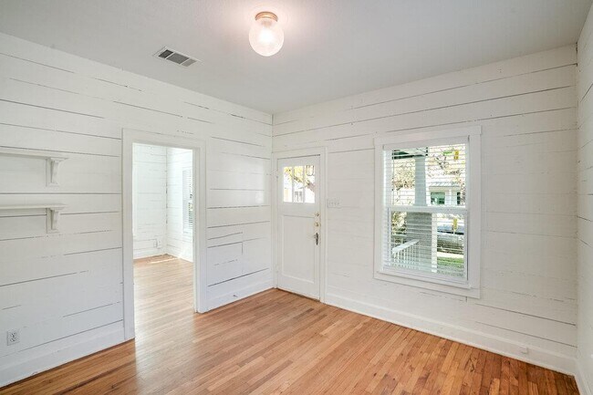 Photo - 809 Theresa Ave