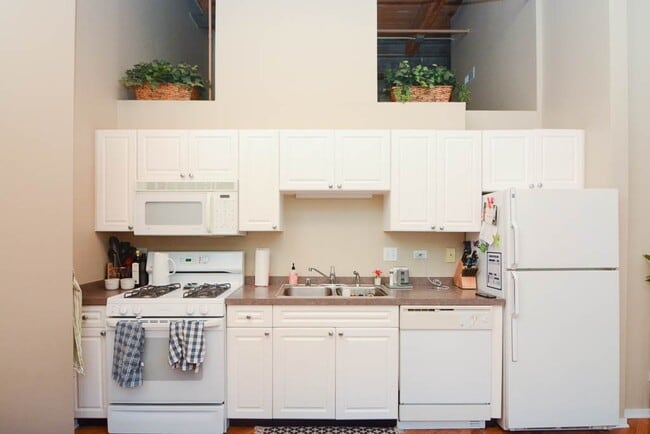 Photo - 226 N Clinton St Unidad J01P