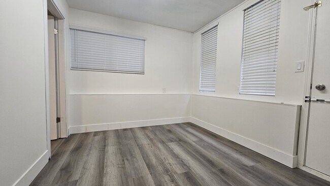 Photo - 1587 Stayte Rd