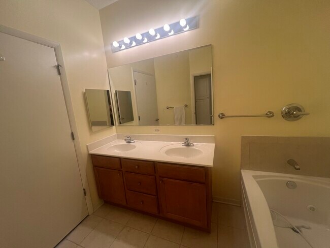 Photo - 511 Prestwick Ln Unit 406