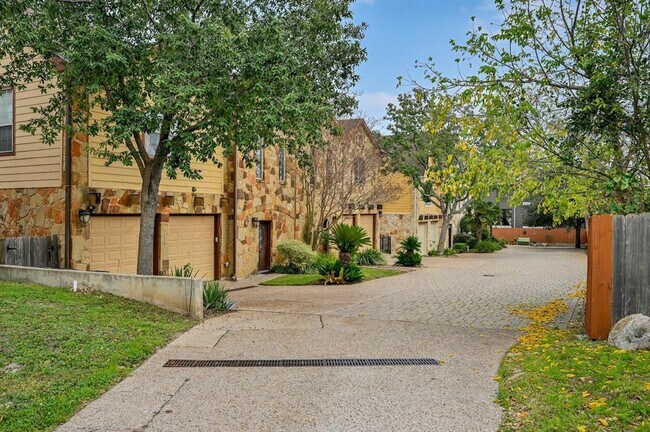 Photo - 2409 Ann Arbor Ave Unit A2