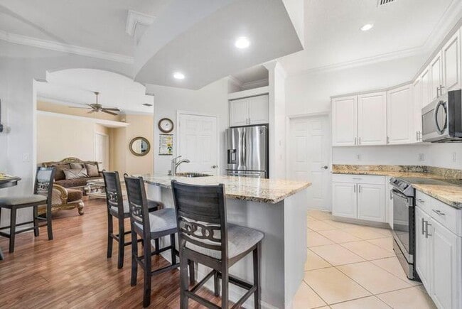 Photo - 146 Fernwood Crescent