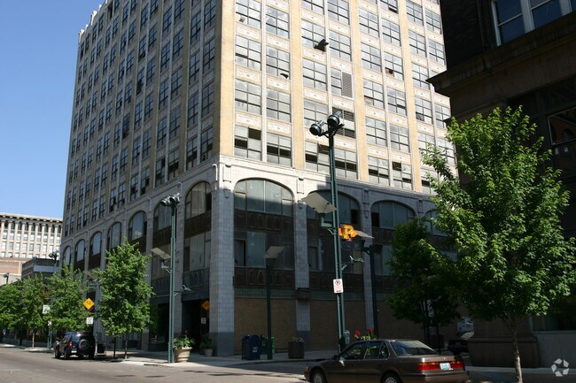 Fashion Square I
