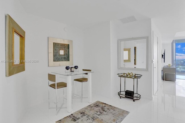 Photo - 851 NE 1st Ave Unidad 2900