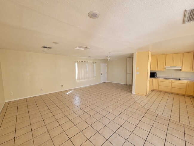 Photo - 1098 Rose Ave