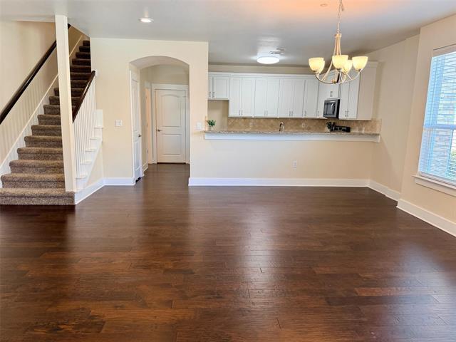 Photo - 210 Belleville Dr