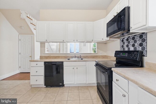 Photo - 720 Gresham Pl NW