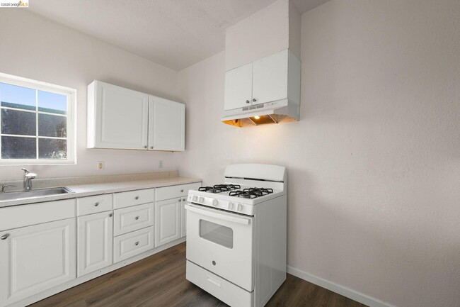 Photo - 203 Bissell Ave Unit 2