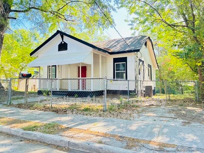 Photo - 104 Miller St