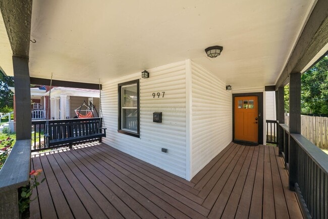 Photo - 997 Oakwood Ave