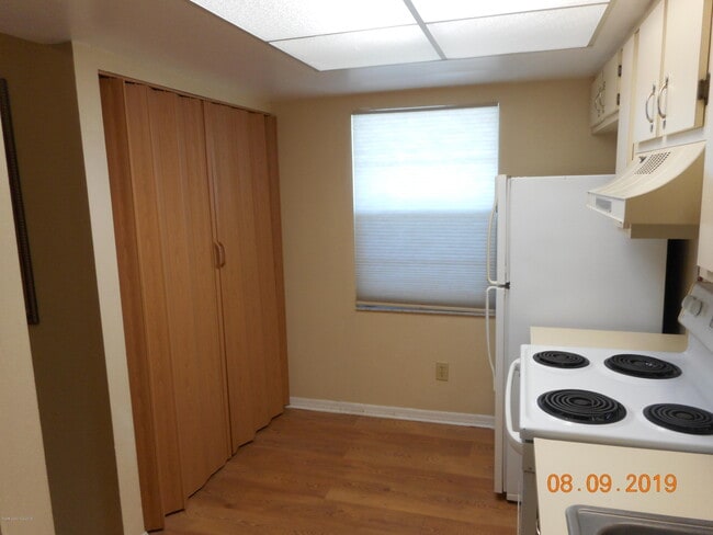 1010 Pine Tree Dr Unit 204