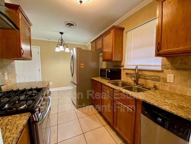 Photo - 9418 Poinsettia Dr
