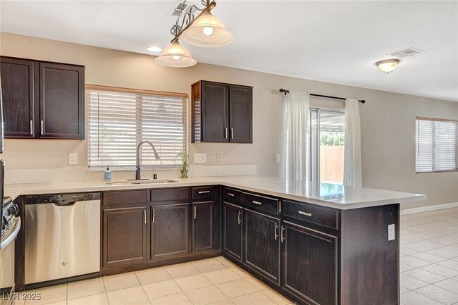 Building Photo - 688 Emerald City Ave