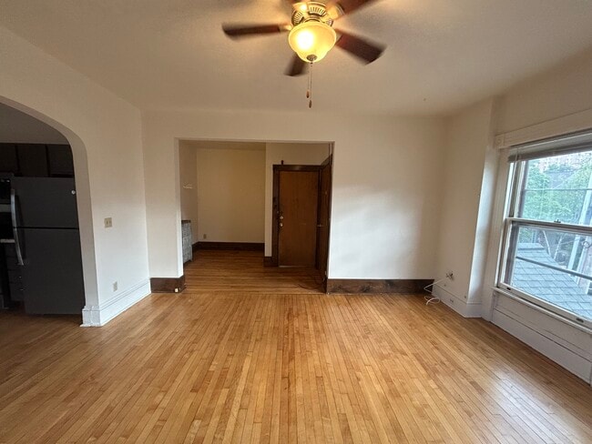 Photo - 315 N Pinckney St