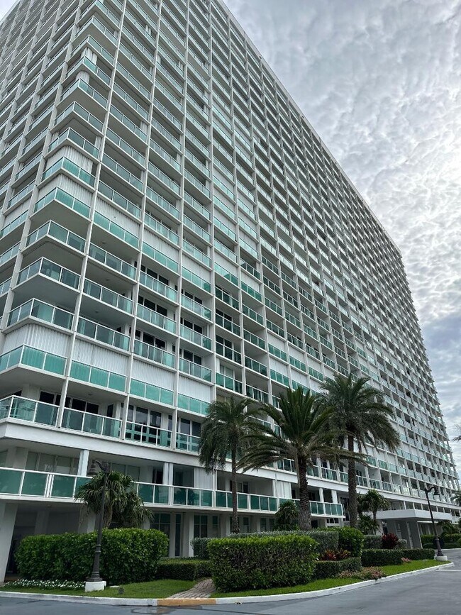 Building Photo - 2100 S Ocean Ln Unit 903 Rental