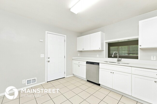 Photo - 532 Stonewood Dr