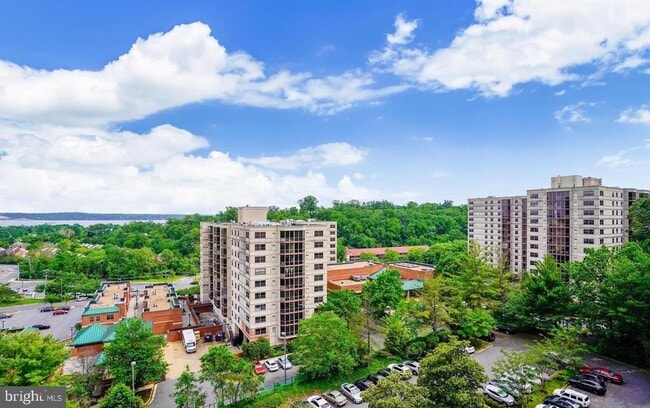 Building Photo - 2059 Huntington Ave Unit 1103