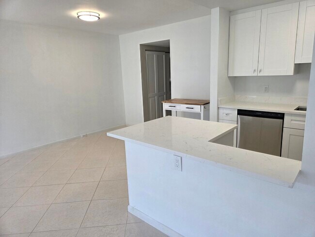 Photo - 194 Newport Crescent Unit 194