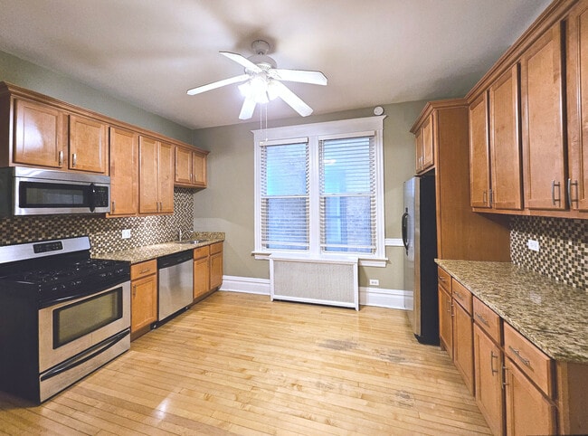 Photo - 3722 N Bosworth Ave Unit 1F