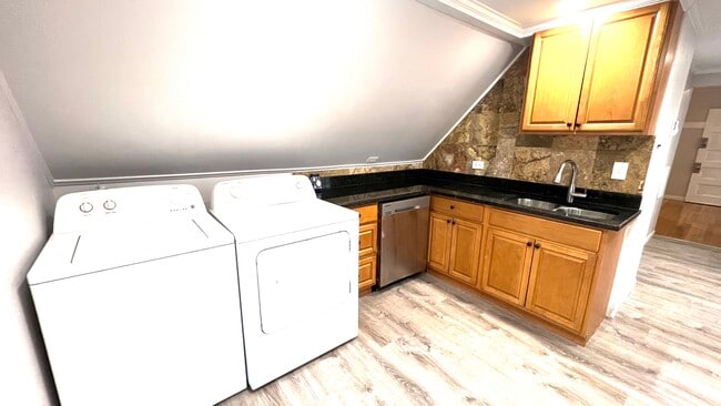 Building Photo - 131 Josephine Ave Unit 3 Rental
