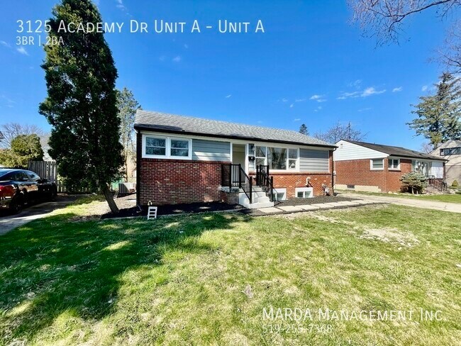 Photo - STUNNING 3 BED/1.5 BATH MAIN UNIT + HYDRO, 60% OF GAS & 60% OF WATER! Unit A