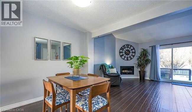 Photo - 21 Conestoga Rd