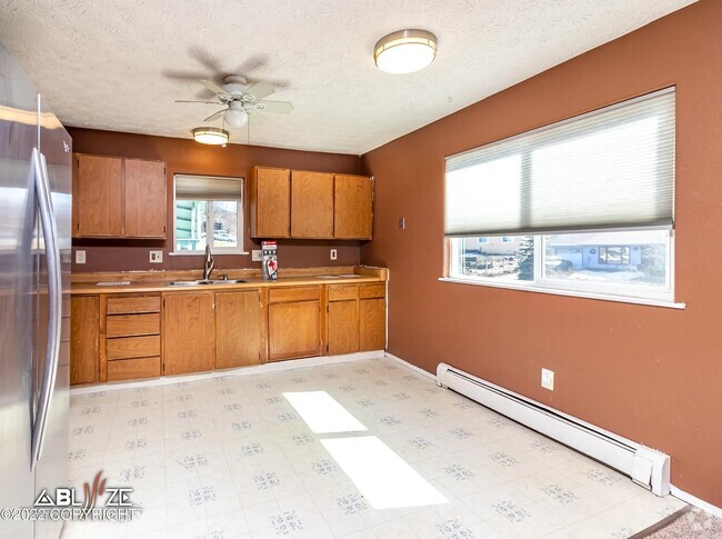 Building Photo - 7541 Peck Ave Unit 1 Rental