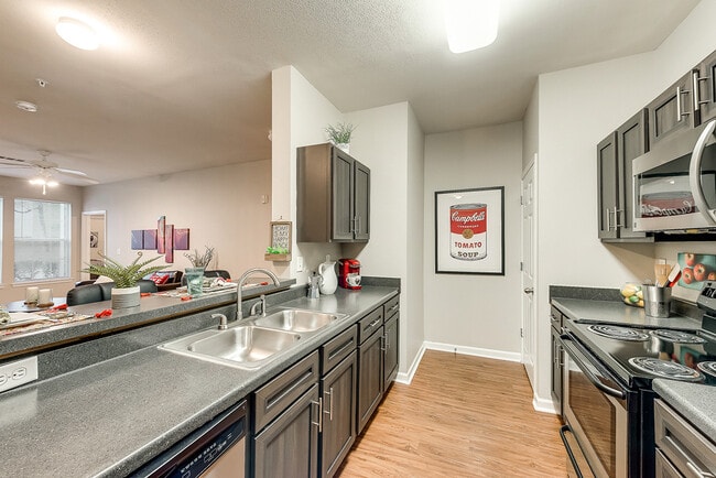 kitchen - premium - Encore at Sam Houston