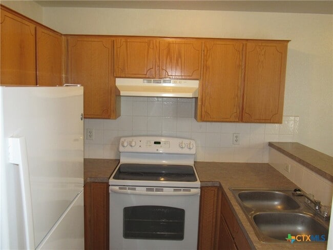 Photo - 407 W St John Ave