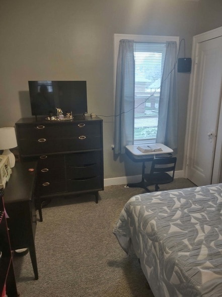 Photo - 827 Porter St