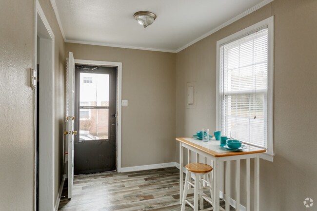 Photo - Lone Oak Villas