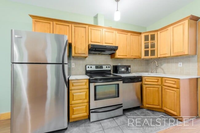 Building Photo - Dekalb Avenue Rental