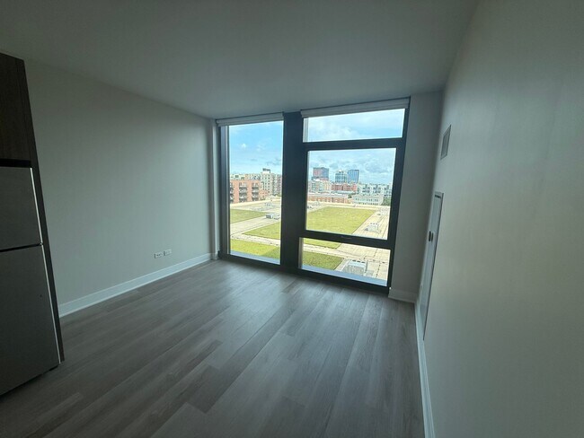 Photo - 1124 W Van Buren St
