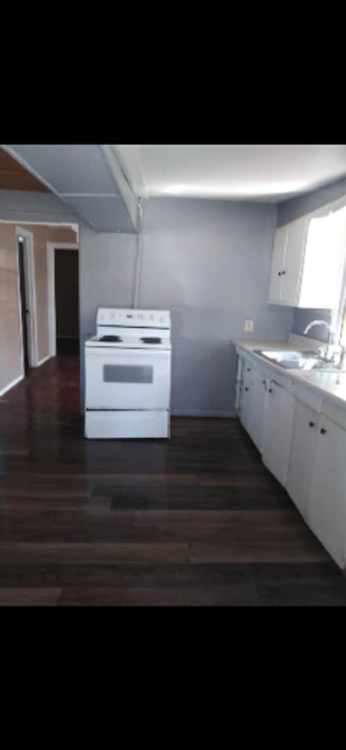 Photo - 105 E Bond St