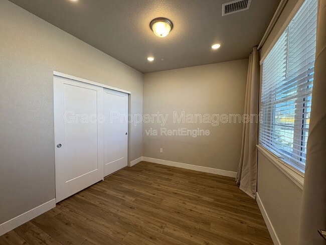 Photo - 1585 W 68th Ave