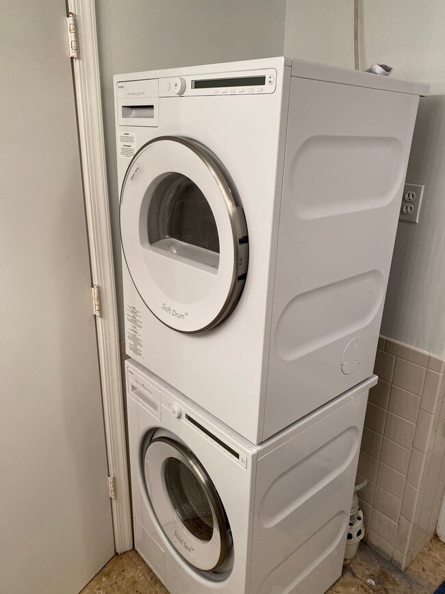 Photo - 1318 35th St NW Unit 3 BR 2 BA Georgetown Univ