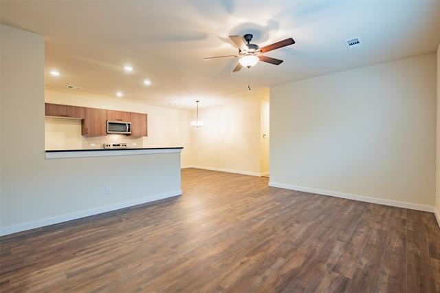 721 Blackland dr