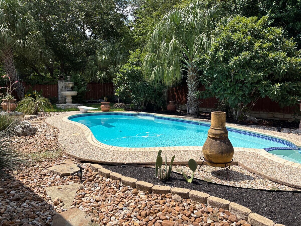 3/2 w/pool in private garden - 3/2 w/pool in private garden House