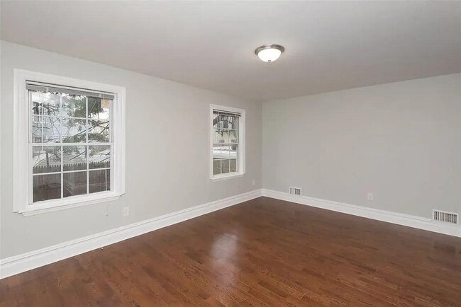 Photo - 28 Van Cleef St Unit 2