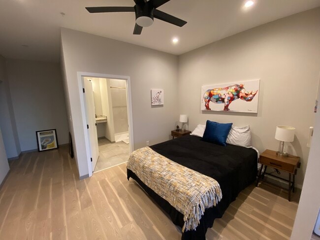 Building Photo - 2602 Huntingdon Ave Unit Large 1-Bed